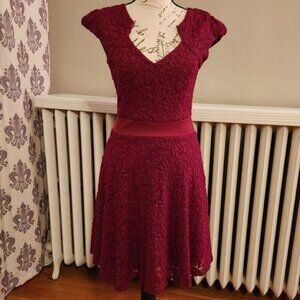 Modcloth (Yellow Star) Burgundy Maroon Lace Dress Fit&Flare Skater Holiday Sz XS